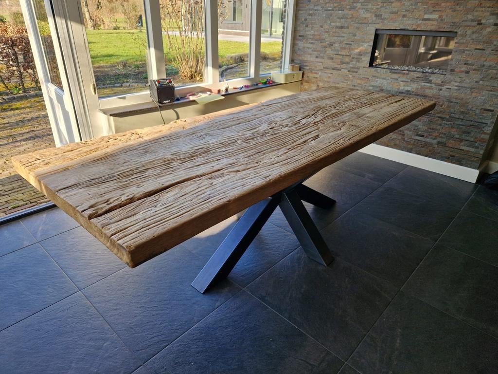 Handgemaakte massief houten tafel met metalen onderstel, 200 cm of meer, Zo goed als nieuw, Vijf personen of meer, Rechthoekig