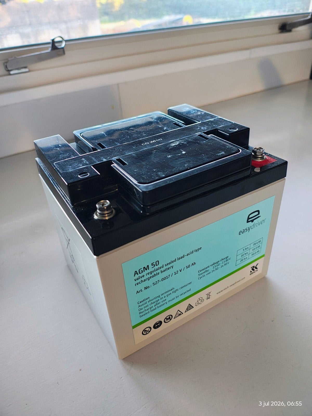 Reich EasyDriver AGM 50 Accu met C-Go Lader en Accubak, Ophalen of Verzenden, Zo goed als nieuw