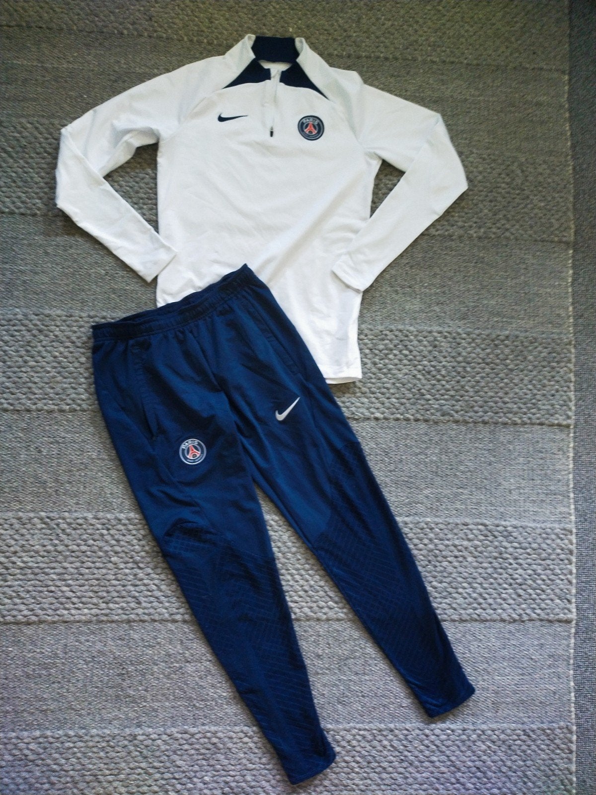 Paris Saint-Germain trainingspak wit/blauw Nike Dri-fit mt S, Wit, Nike, Ophalen of Verzenden, Voetbal