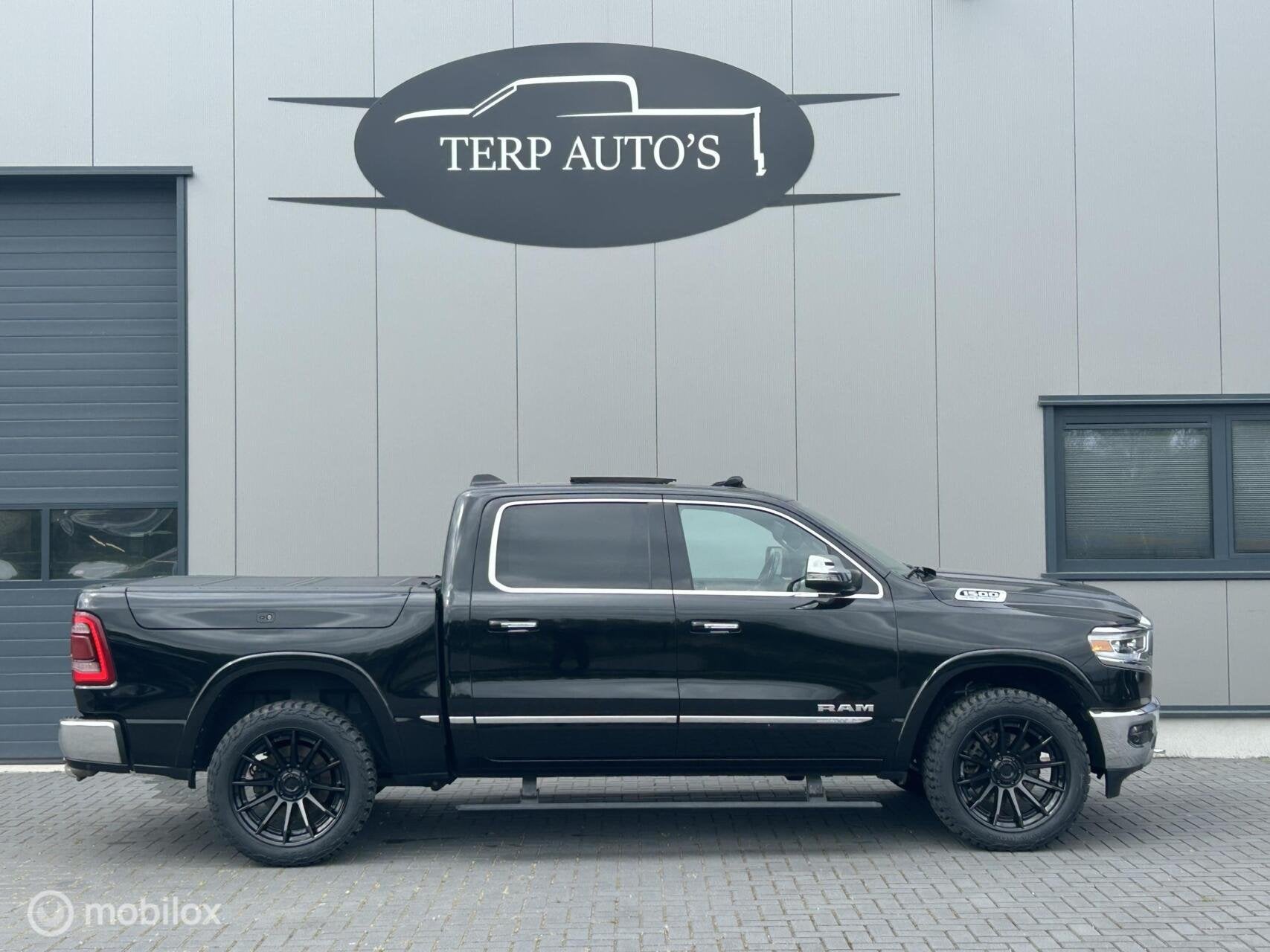 Dodge Ram 1500 5.7 V8 4x4 Limited Ramboxen MWK, Auto's, Dodge, Automaat, 5654 cc, Zwart, Leder
