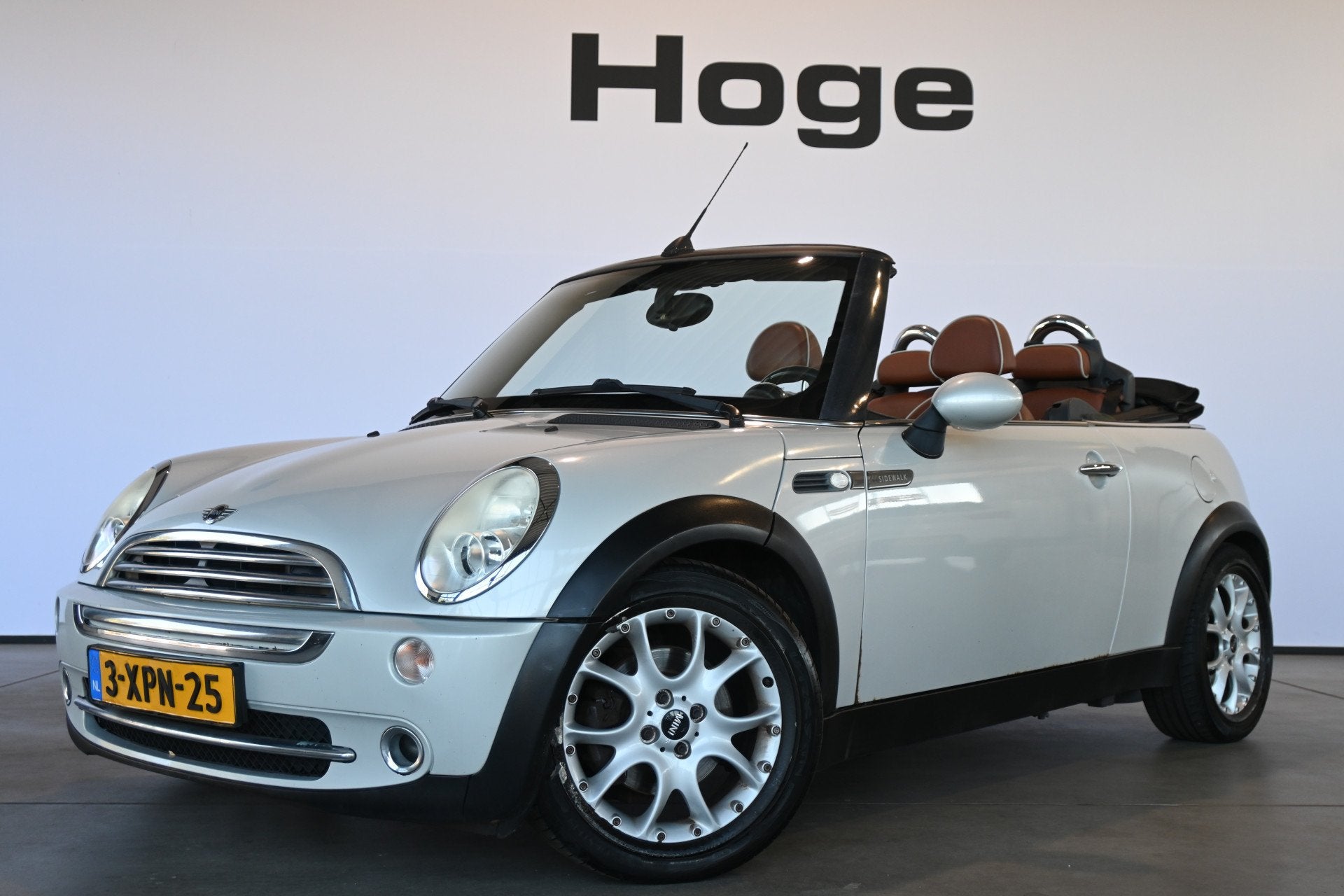 MINI Cabrio 1.6 One Sidewalk Cabrio Airco Cruise Lichtmetaal, Auto's, Gebruikt, Huisgarantie, 4 cilinders, 4 stoelen