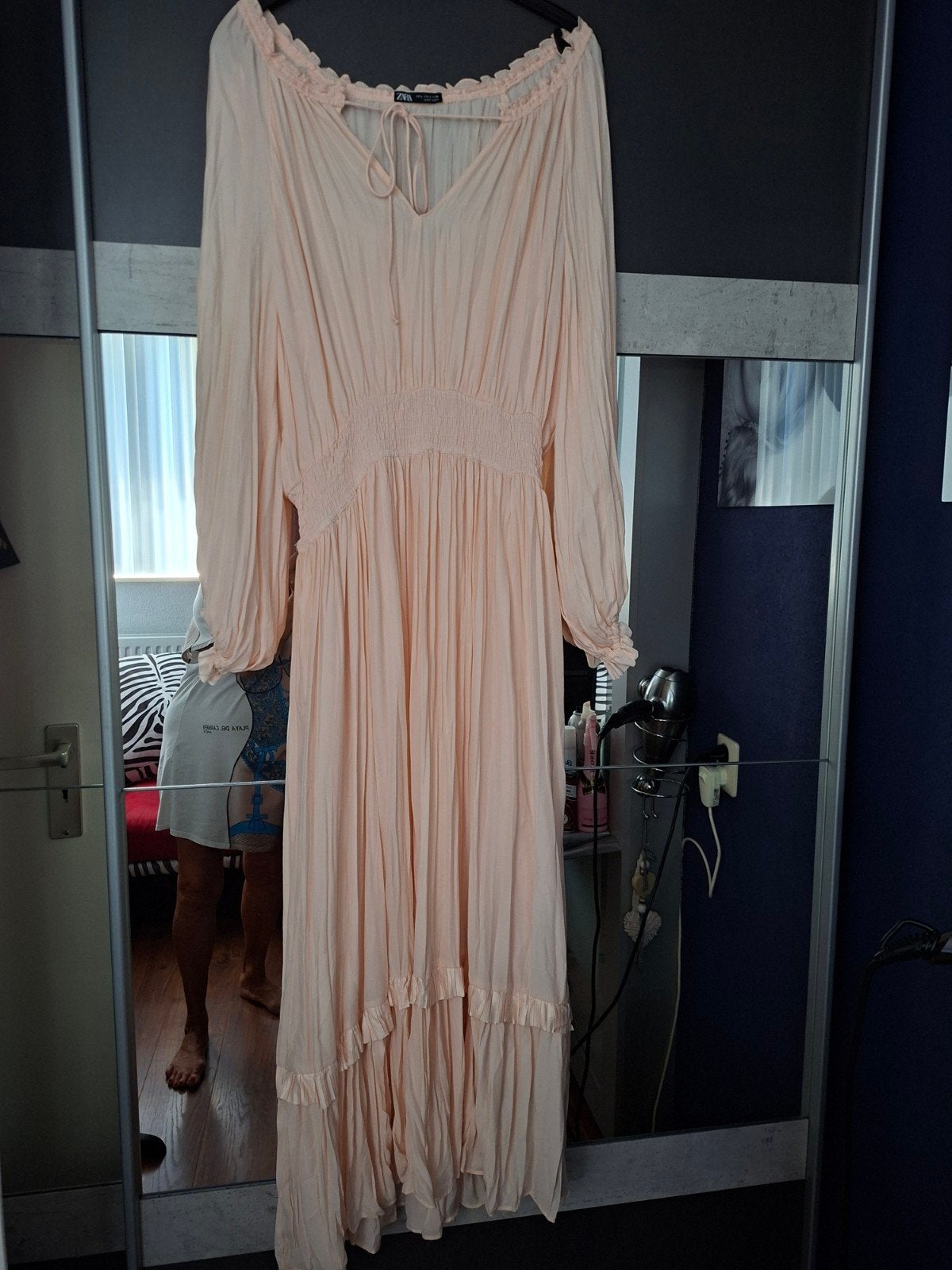 mooie zacht roze lange jurk ,maat 38, Ophalen, Nieuw, Roze, Sneakers of Gympen