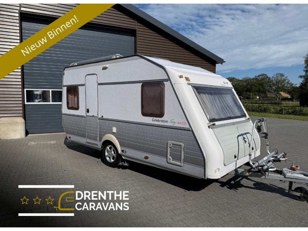 Kip Celebration 44 TDB | Unco tent + luifel + mover enz., Caravans en Kamperen, Caravans, Schokbreker, Kip, Bedrijf, Treinzit
