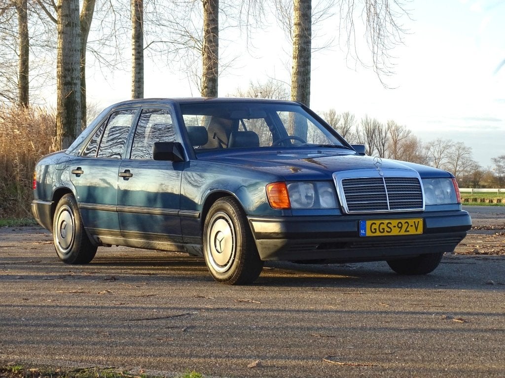 Mercedes-Benz 260E W124 van 1988 Blauw, Zwart, Leder, Handgeschakeld, Particulier