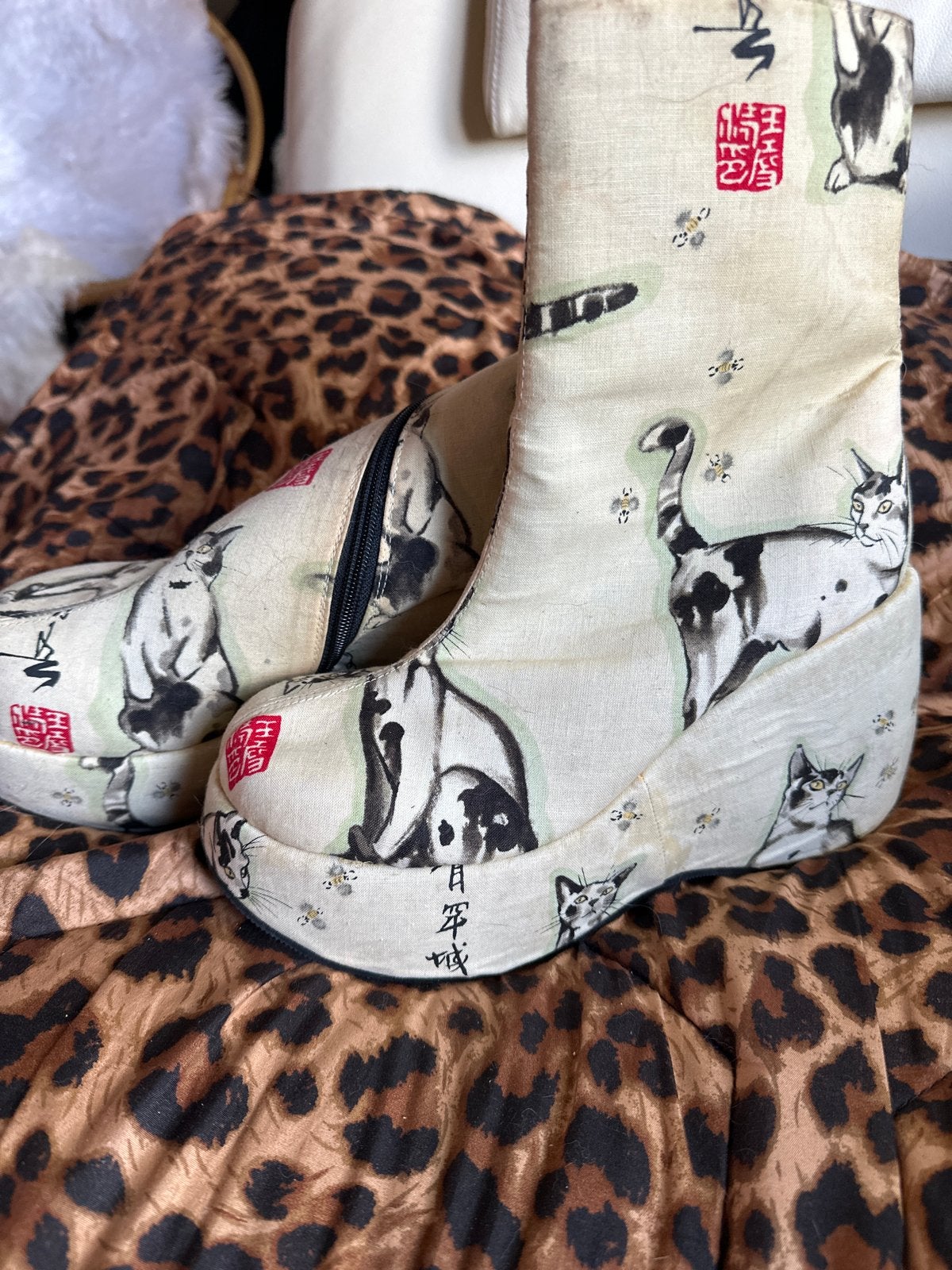Vintage Sacha laarsjes met kattenprint - Maat 39/40, Ophalen of Verzenden, Gedragen, Overige kleuren, Lage of Enkellaarzen