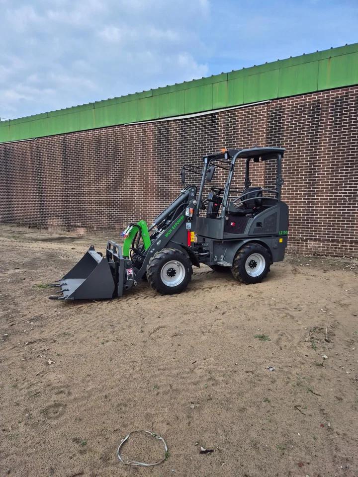 WCM L2110e (bj 2026), Wiellader of Shovel
