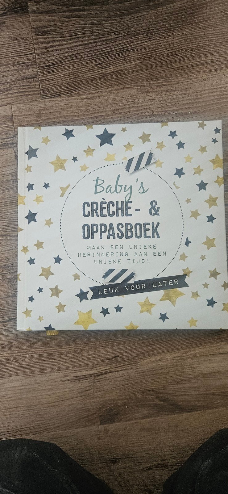 Baby's Crèche- & Oppasboek - Leuk voor later, Lantaarn Publishers, Ophalen of Verzenden, Uitklap-, Voel- of Ontdekboek, 0 tot 6 maanden
