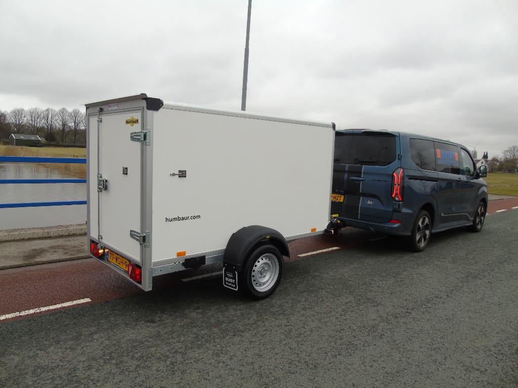 Humbaur HK132513-13P Enkelas gesloten lage uitvoering Buist, Auto diversen, Aanhangers en Bagagewagens, Ophalen of Verzenden, Nieuw