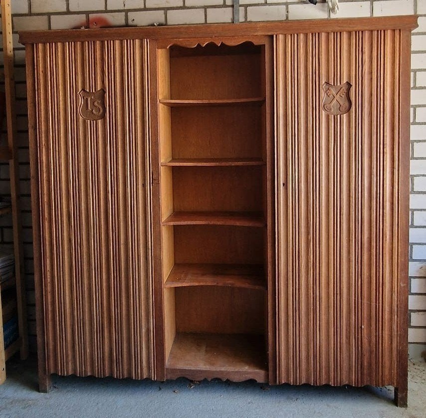 Antieke houten kast/klassieke buffetkast – 182 x 180 x 40 cm, Ophalen