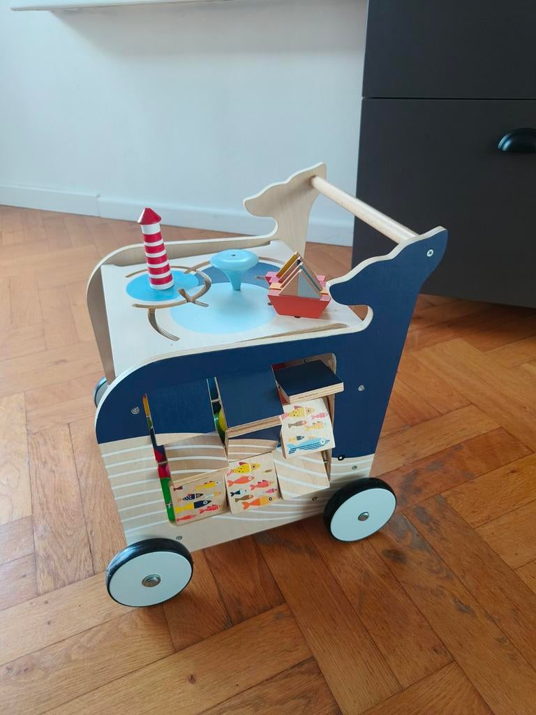Small Foot - Houten Activiteiten Loopwagen Walvis, Kinderen en Baby's, Speelgoed | Houten speelgoed, Ophalen, Duw- of Trekspeelgoed