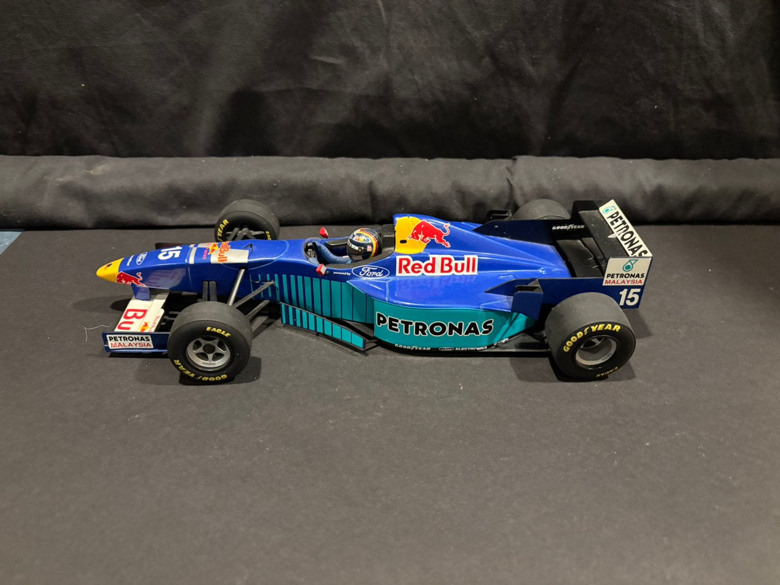 Formule 1 ( 1 :  18 ), Hobby en Vrije tijd, Modelauto's | 1:18, Ophalen of Verzenden, Zo goed als nieuw, Overige merken