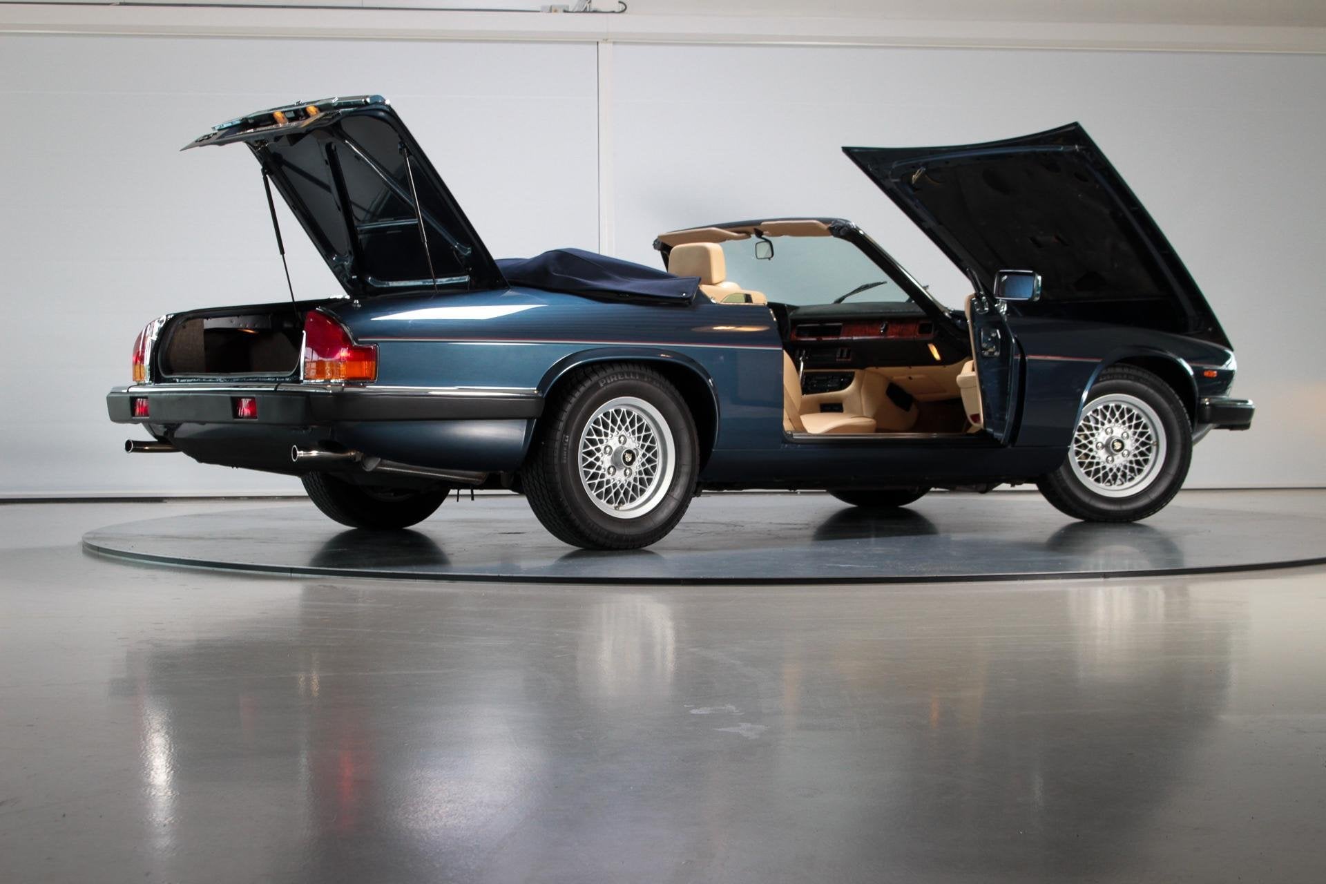 1990 Jaguar XJS V12 Cabriolet | Cartier CEO-Owned, Automaat, Gebruikt, Beige, Blauw
