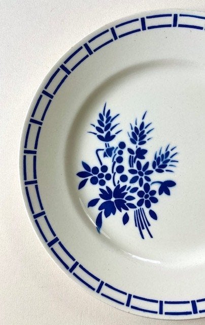 Badonviller ontbijtbordje blauwe bloemen en rand 1923, Ophalen of Verzenden