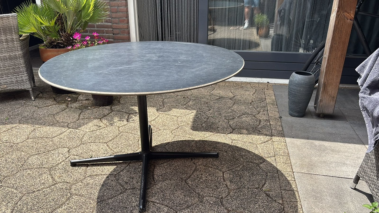 Tafel rond, Ophalen, Kunststof, Gebruikt, 100 tot 150 cm