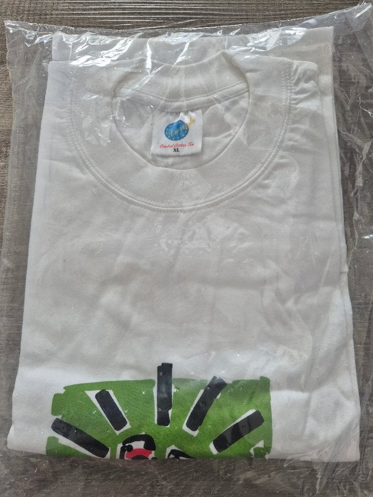Te koop: wit Grolsch T-shirt met twee bierflesjes, maat XL, Verzamelen, Ophalen of Verzenden, Nieuw, Overige typen, Grolsch