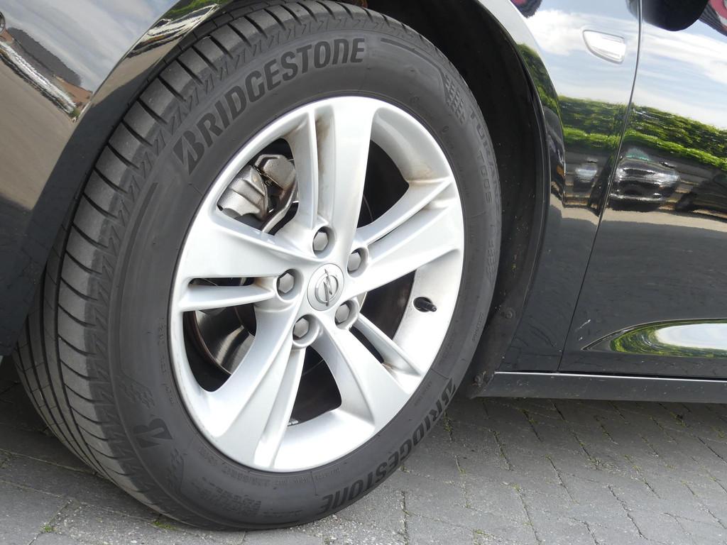 Opel Insignia Grand Sport 1.5 Turbo Online Edition, Auto's, Gebruikt, Euro 6, 4 cilinders, 700 kg