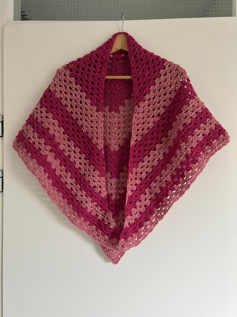 Nieuwe handgemaakte sjaal in twee tinten roze, Kleding | Dames, Mutsen, Sjaals en Handschoenen, Ophalen of Verzenden, Nieuw, Maat 46/48 (XL) of groter