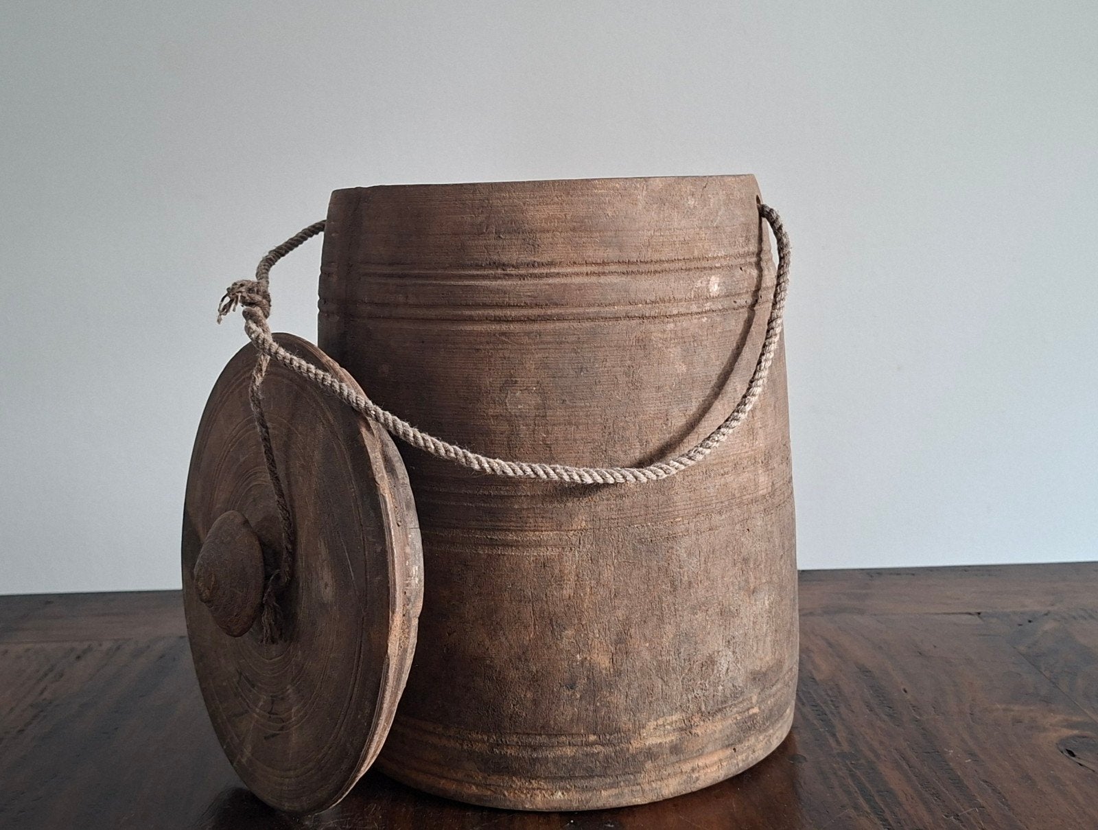 nepalese pot met deksel, Huis en Inrichting, Ophalen, Zo goed als nieuw, Rond, Hout