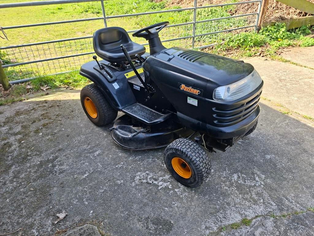 Zitmaaier Partner met mulchfunctie of zijworp, nieuwe banden, Tuin en Terras, Zitmaaiers, Ophalen, Gebruikt, Mulchfunctie, Partner