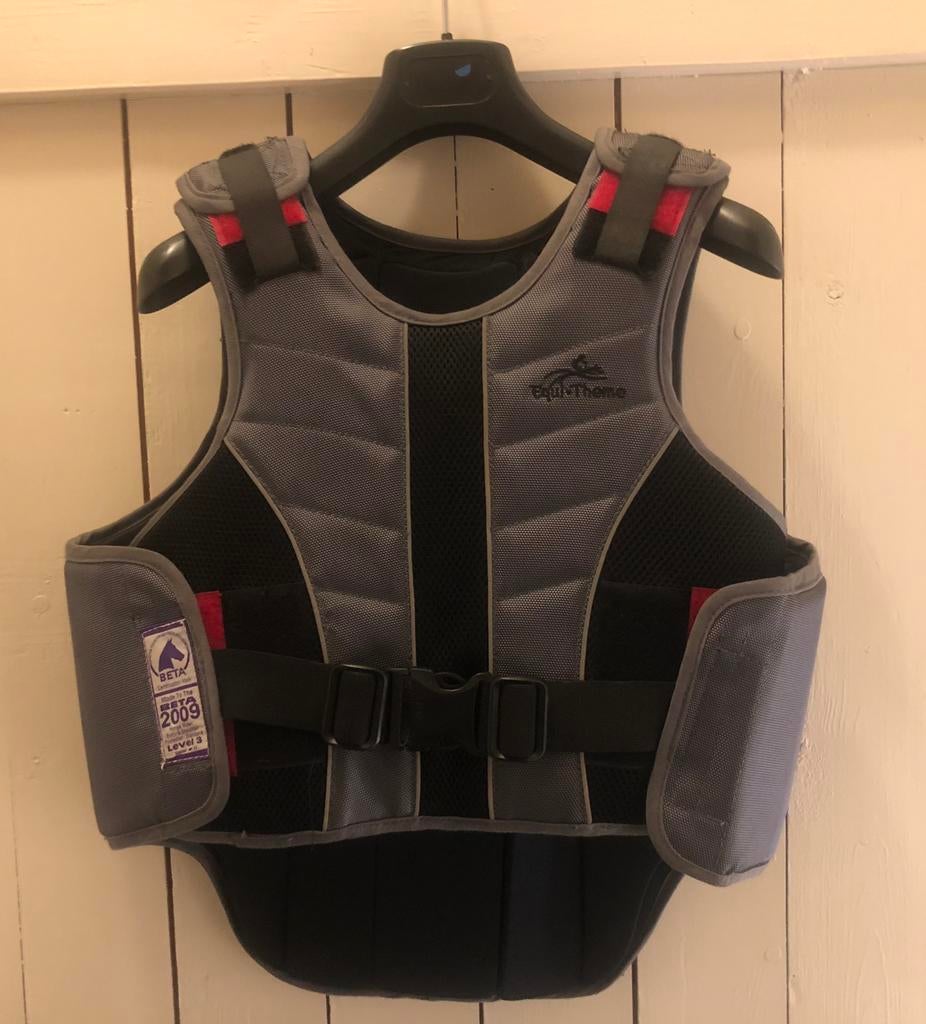 Bodyprotector Equi-Theme maat S €50, Dieren en Toebehoren, Dames, Ophalen of Verzenden, Bovenkleding, Springen