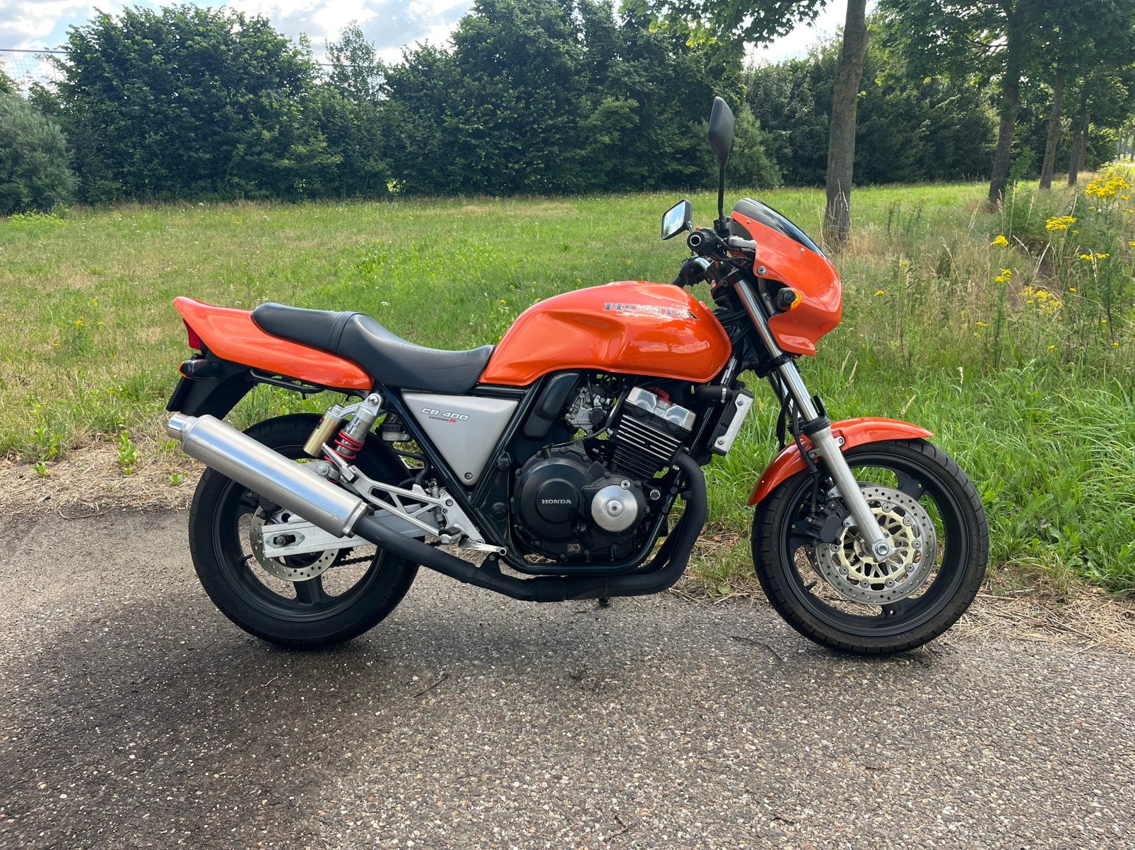 Oranje verloren nu deze scoren Honda CB 400 SuperFour Type R, Motoren, 400 cc, Occasion, 4 cilinders, Motorrijbewijs A