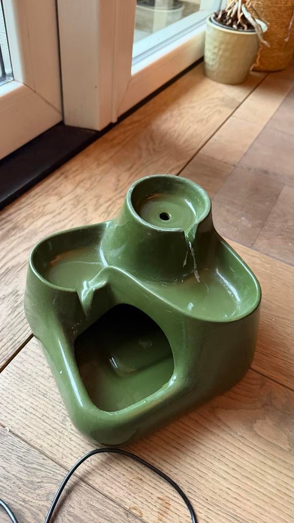 Ceramic Water Fountain, Dieren en Toebehoren, Kattenvoerbakken en Drinkbakken, Gebruikt, Automatisch, Ophalen of Verzenden