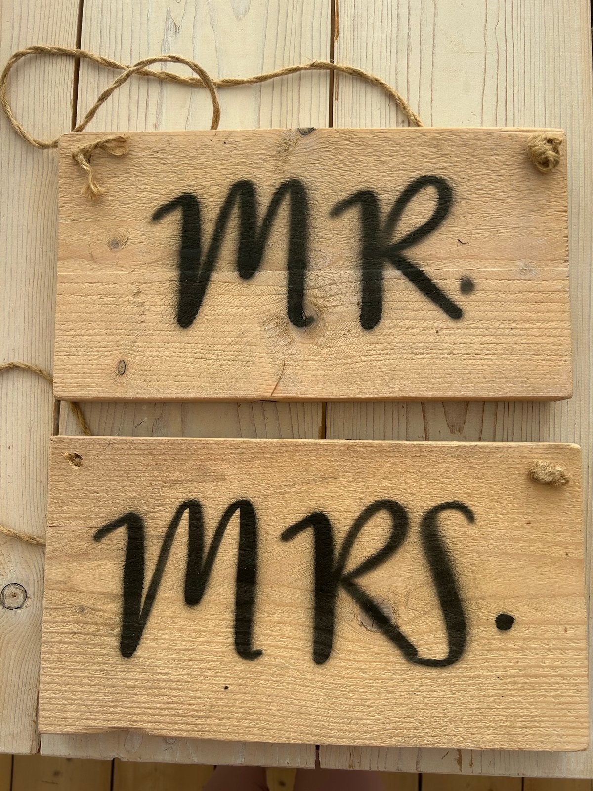 Decoratie borden 'Mr. & Mrs.' voor bruiloft, Hout, Meerkleurig, Ophalen of Verzenden, Landelijk