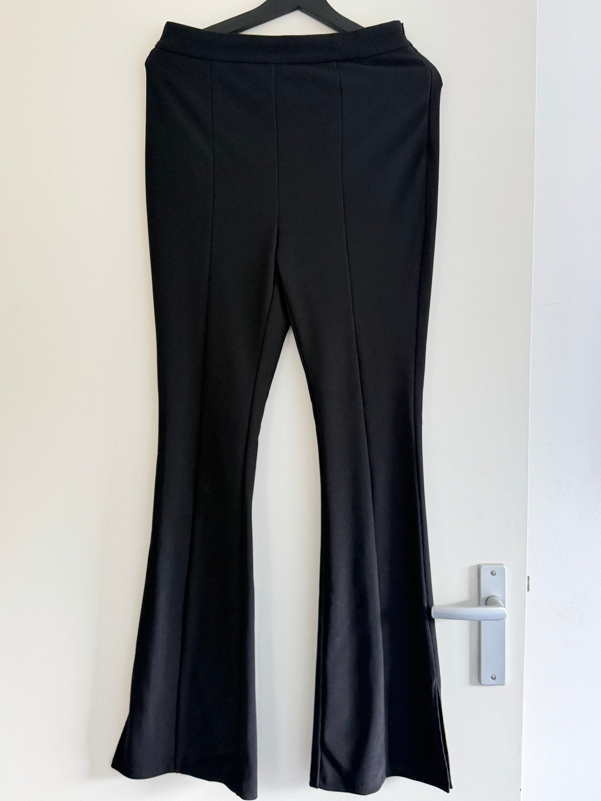 Primark zwarte flared broek maat M, Maat 38/40 (M), Zwart, Nieuw, Ophalen of Verzenden