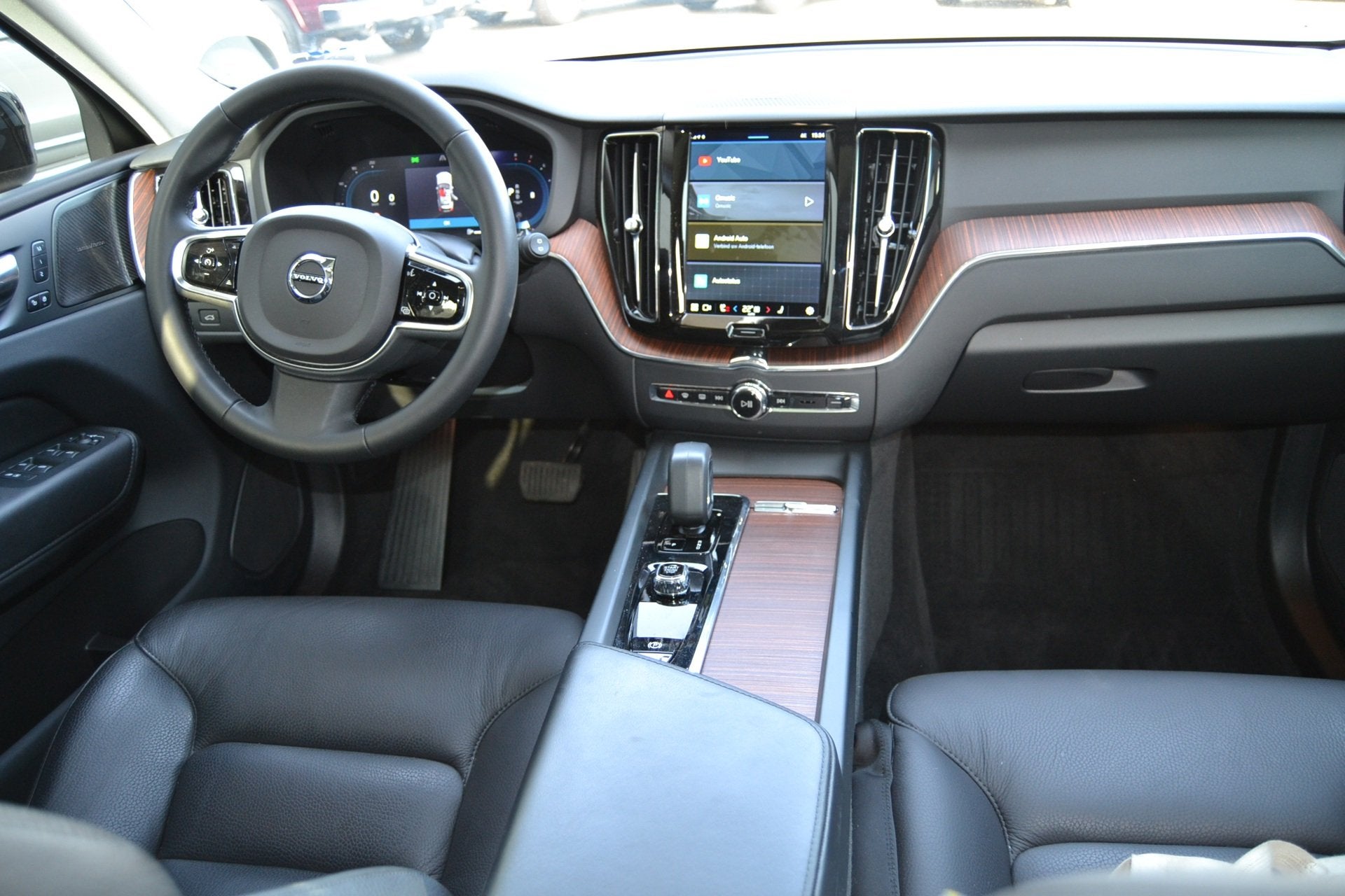 Volvo XC60 B5 Plus Dark, Panoramadak, 360 camera, Auto's, Gebruikt, Zwart, 4 cilinders, 1969 cc
