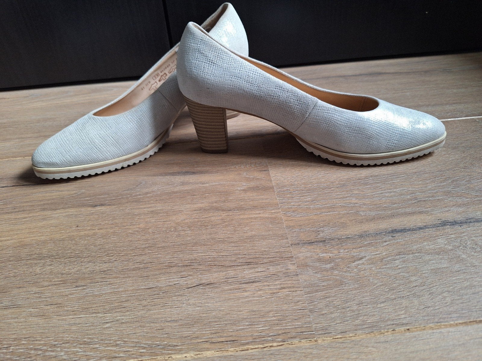 1x gedragen Gabor (trouw-)pumps. Maat 5,5., Kleding | Dames, Nieuw, Ophalen of Verzenden, Zilver, Gabor
