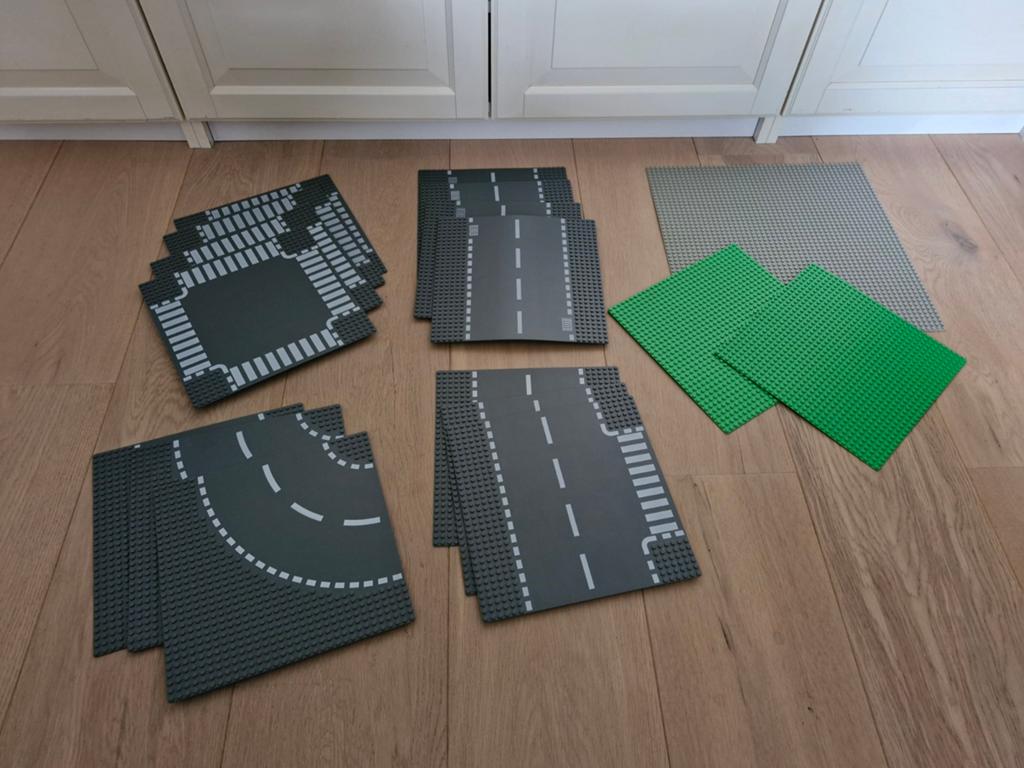 Lego Grondplaten: Wegen en Groene Platen, Lego, Ophalen of Verzenden, Meerdere sets, Grondplaat