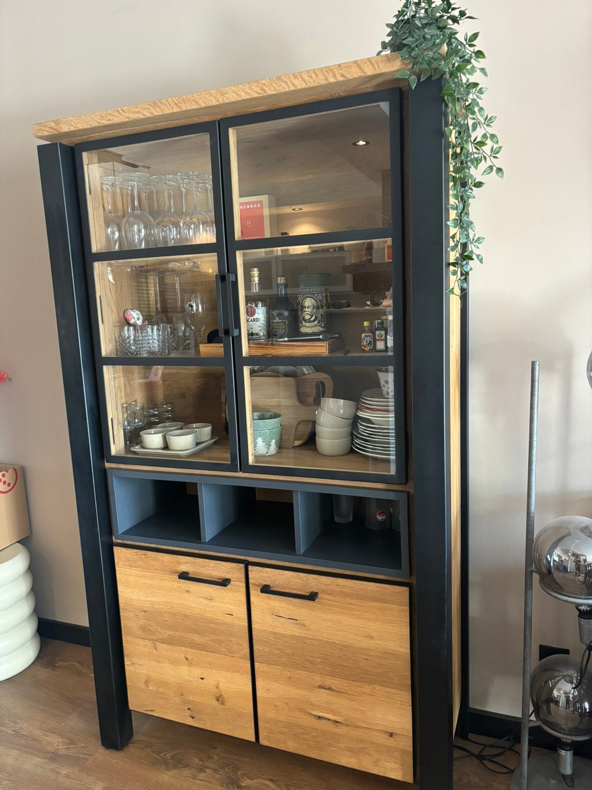 Mango hout kast buffetkast vitrinekast, Ophalen, Zo goed als nieuw, 25 tot 50 cm, 150 tot 200 cm