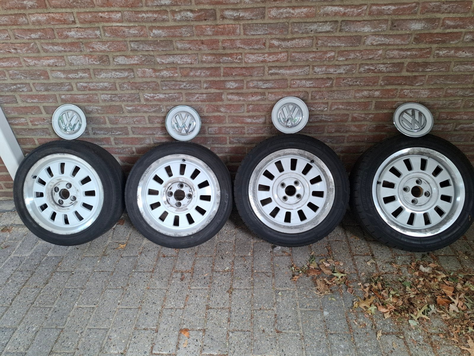 vw up white wielen 4x100   195 50 16, Ophalen, Gebruikt, 16 inch, Banden en Velgen