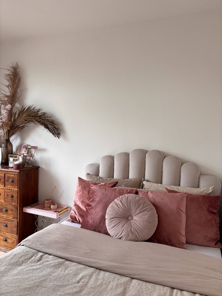 Beige Velvet Bed 140 cm met Opbergruimte - Zo Goed Als Nieuw, Huis en Inrichting, Slaapkamer | Bedden, Ophalen, Twijfelaar met hoofdbord en Opbergruimte