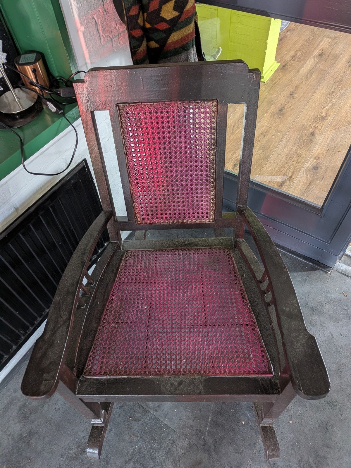 Antieke Schommelstoel met Rotan Zitting - Vintage Stijl, Antiek en Kunst, Antiek | Meubels | Stoelen en Banken, Ophalen of Verzenden