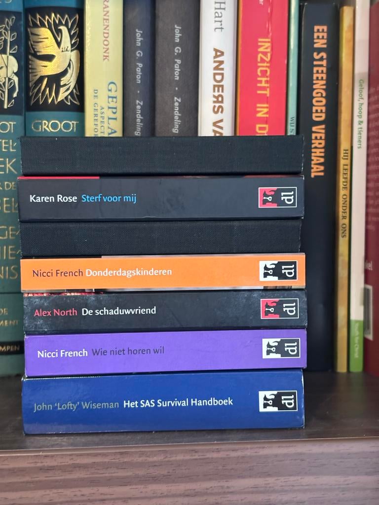 7 dwarsliggers boeken, Ophalen of Verzenden, Gelezen, Nederland