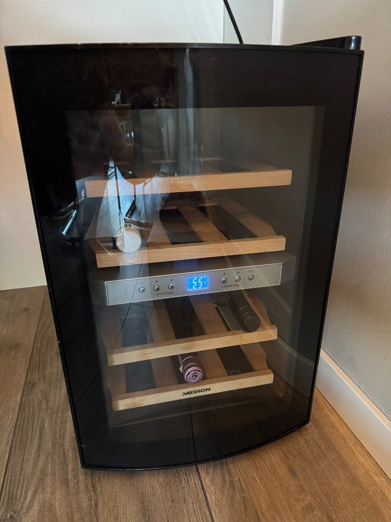 Medion MD 37433 Wijnkoelkast, Dual Zone 12 flessen, Netjes, Ophalen, Zonder vriesvak, Minder dan 85 cm, Minder dan 75 liter