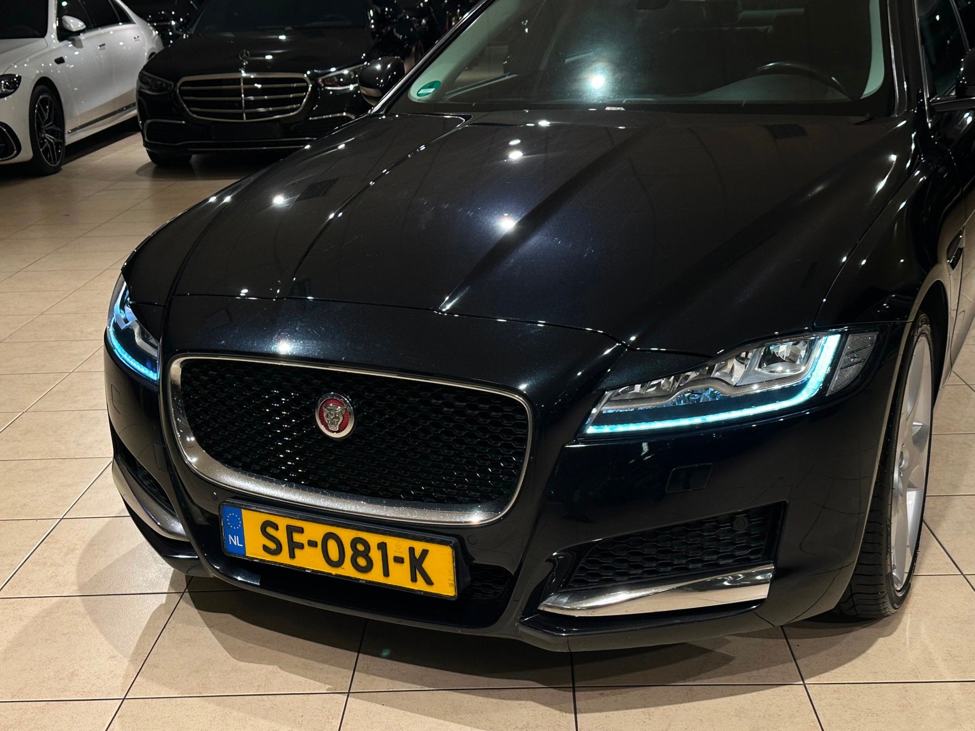 Jaguar XF 3.0 Portfolio/306pk/Panorama/Leder/Camera, Auto's, Automaat, Dealer onderhouden, Achterwielaandrijving, Gebruikt