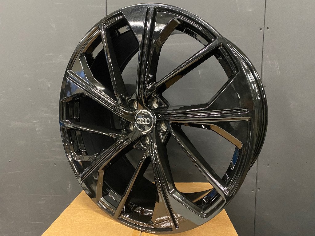 21"FITS AUDI Q3 / Q4 / Q5 RSQ3 SPORTBACK BLACK EDITION, Ophalen, 255 mm, Velg(en), Nieuw
