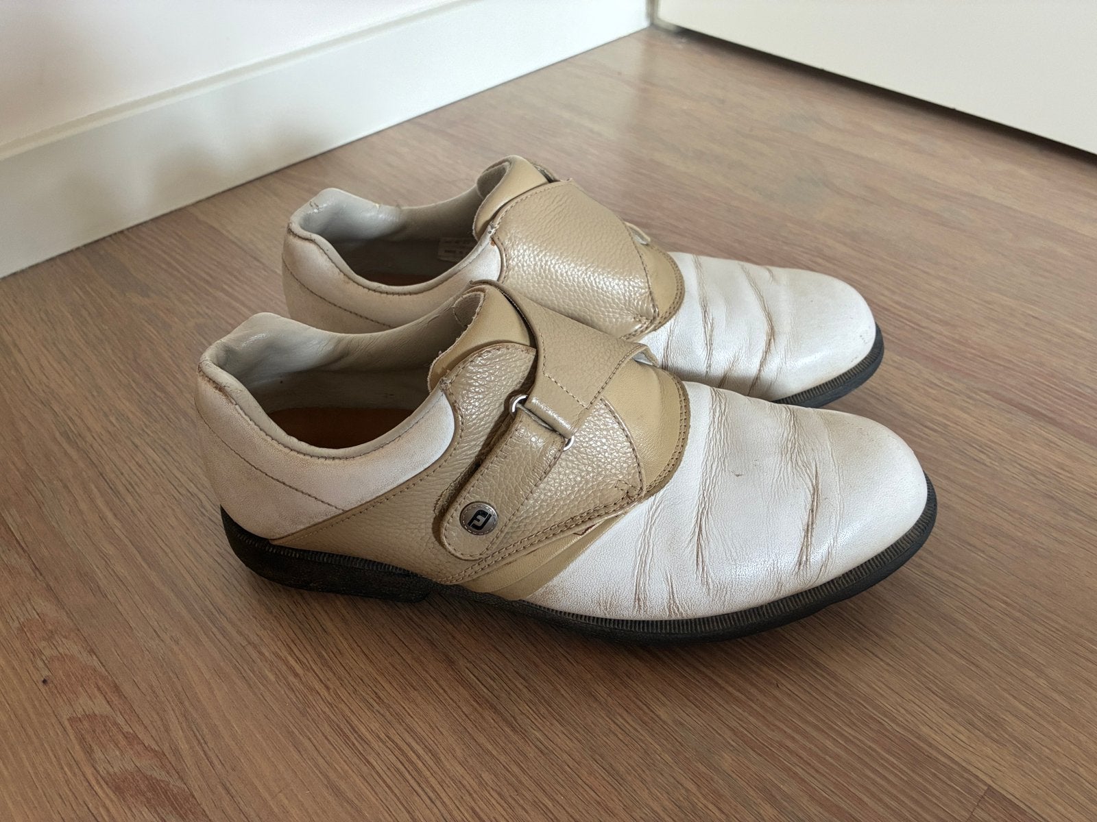 Golfschoenen van FootJoy AQL maat 40 beige wit +spikes, Ophalen of Verzenden, Gebruikt, Schoenen