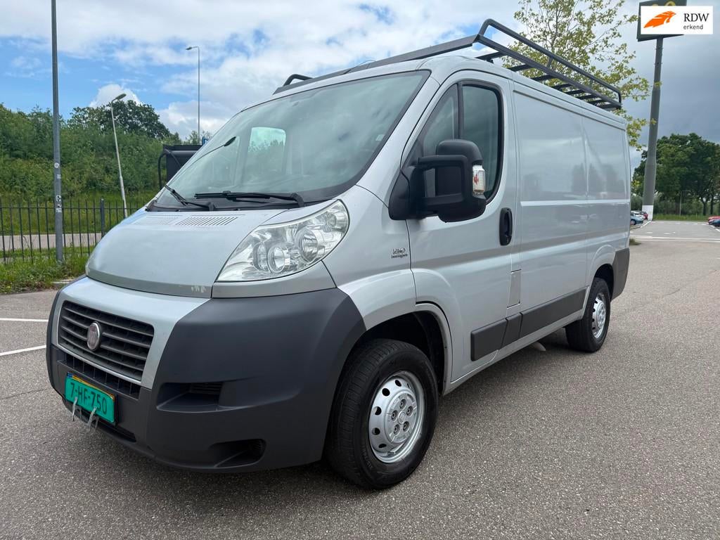 Fiat Ducato 30 2.3 MultiJet KH1 LAGE KM AIRCO TREKHAAK, Auto's, Voorwielaandrijving, Gebruikt, Parkeersensor, Alcantara