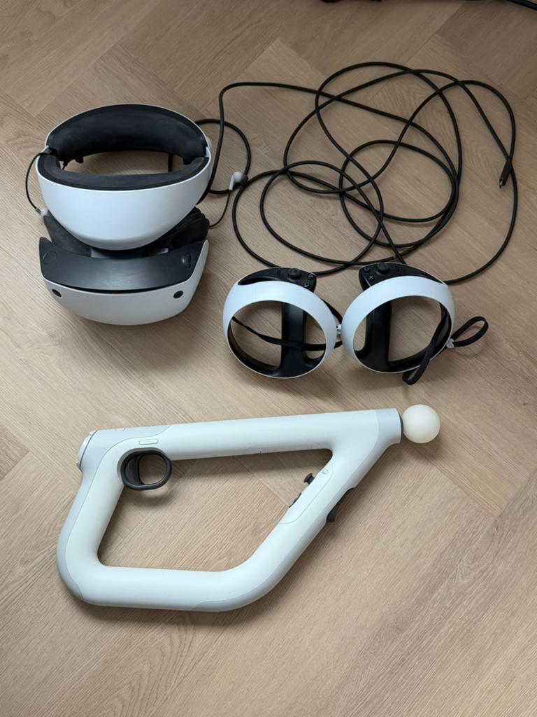 PlayStation VR + Move Controllers + Aim Controller, Spelcomputers en Games, Virtual Reality, Zo goed als nieuw, Sony PlayStation