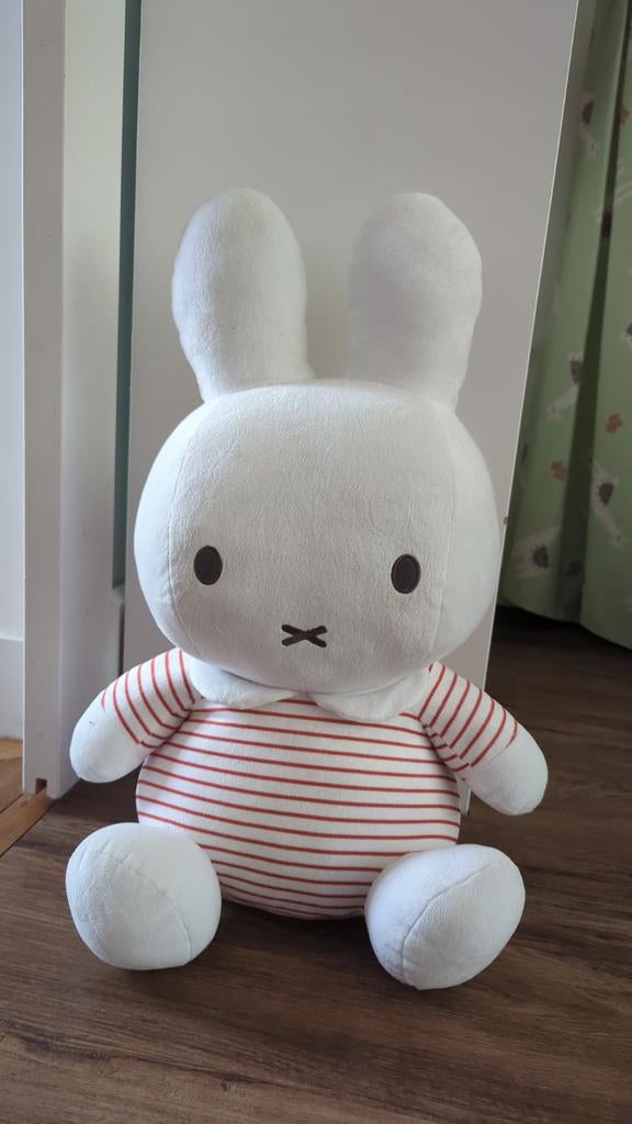 Grote Nijntje knuffel met gestreept shirt, Kinderen en Baby's, Speelgoed | Knuffels en Pluche, Zo goed als nieuw, Konijn, Nijntje