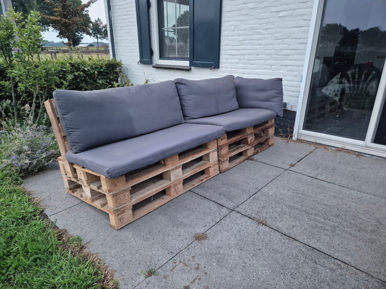 Bank van europallets met kussens, Huis en Inrichting, Ophalen, Gebruikt, Hoekbank, Stof