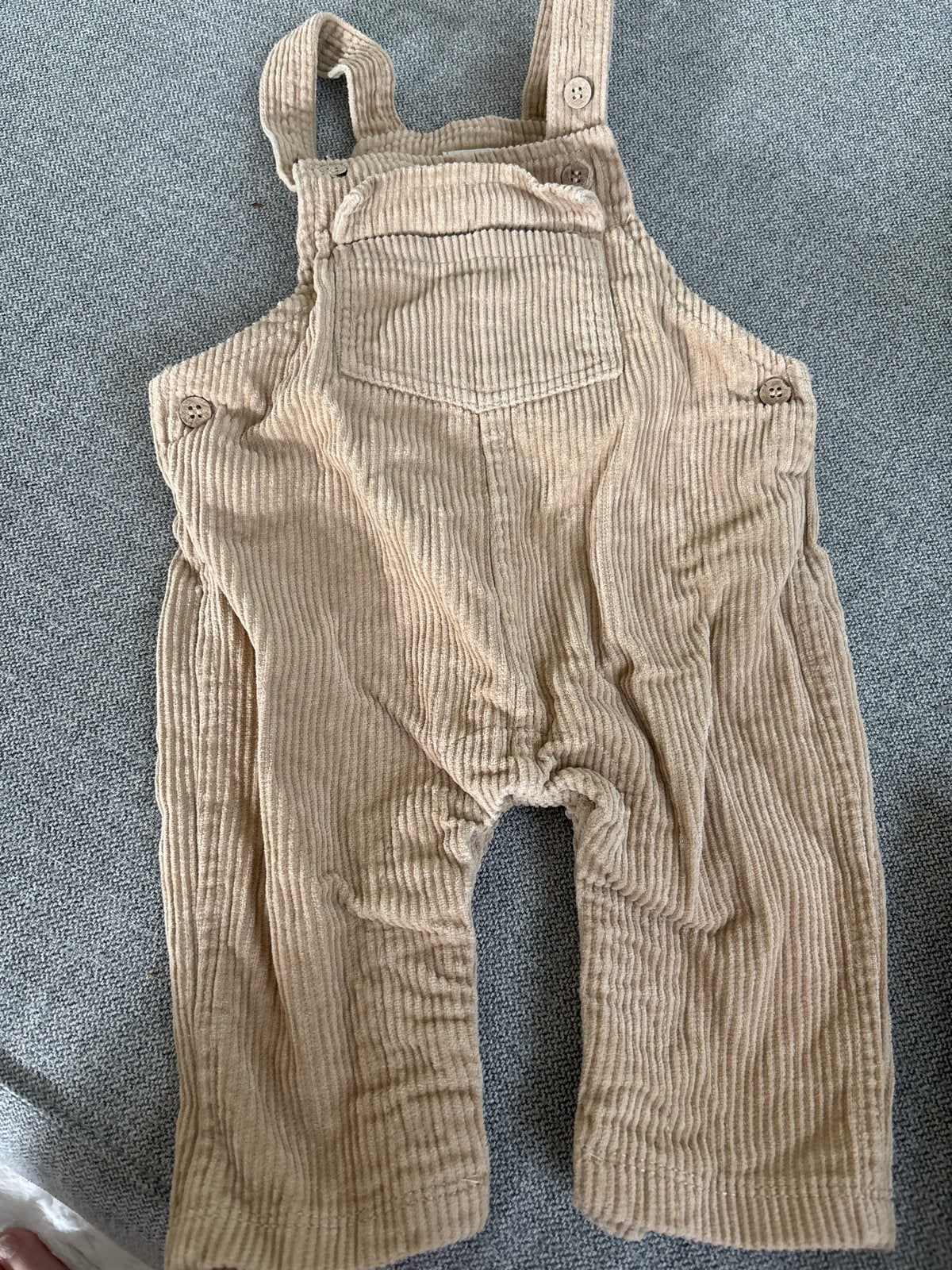 Baby ribbroekje / tuinbroekje beige maat 56, Ophalen, Zo goed als nieuw, Jongetje of Meisje