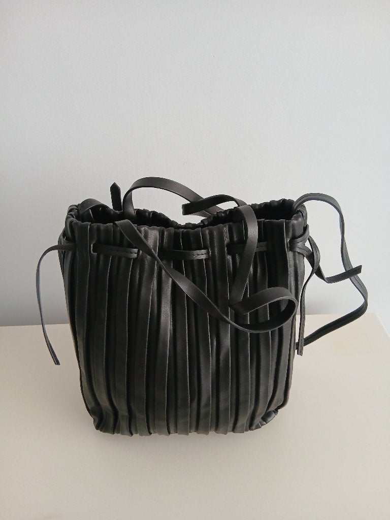 Zwarte Tas Nieuw van Zara, Ophalen of Verzenden, Nieuw, Zwart, Schoudertasje