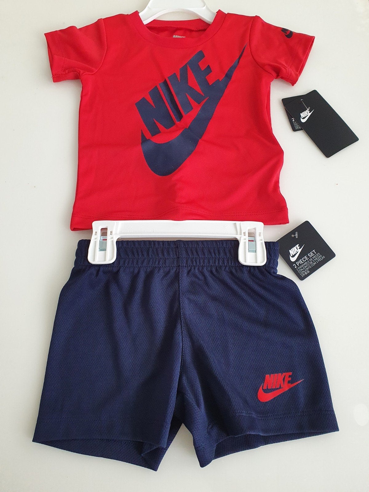 Nike 2-delige set voor baby's (shirt en korte broek), Kinderen en Baby's, Babykleding | Maat 80, Nieuw, Ophalen of Verzenden, Setje
