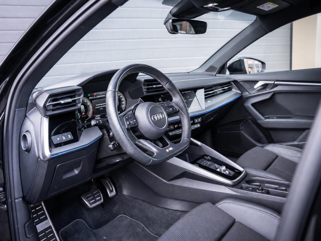 Audi A3 Sportback 45 TFSI e S edition Competition 3xS-line -, Auto's, Gebruikt, 4 cilinders, Leder en Stof, Zwart