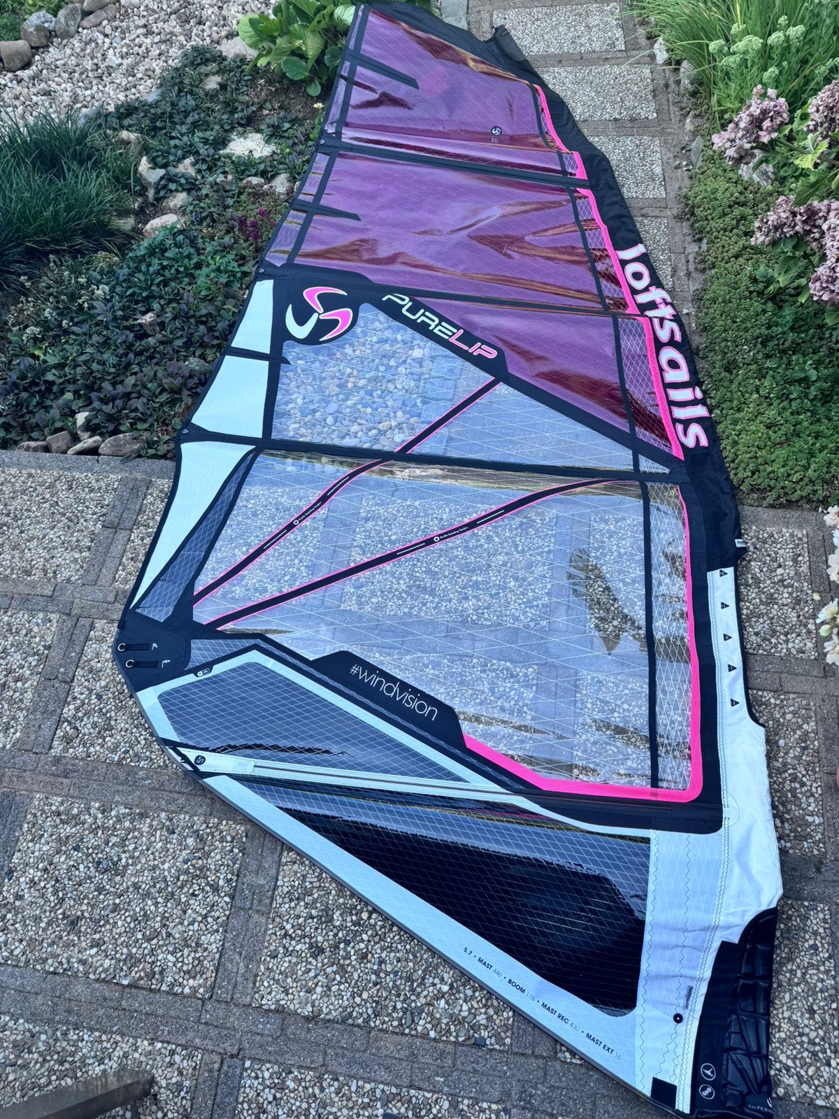 Loftsails Purelip 5.7m2, Watersport en Boten, Windsurfen, Ophalen, Met draagtas, 5 tot 6.5 m², Zo goed als nieuw