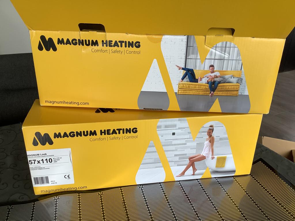 2 Magnum zelfklevende anti condens spiegelverwarming 57x110., Ophalen, Nieuw, Wit